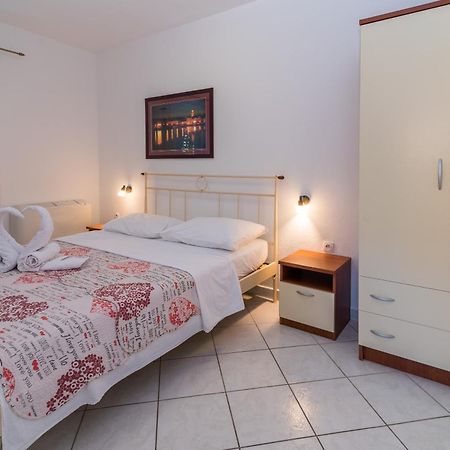 Apartments Irena Krk คิร์ก ห้อง รูปภาพ