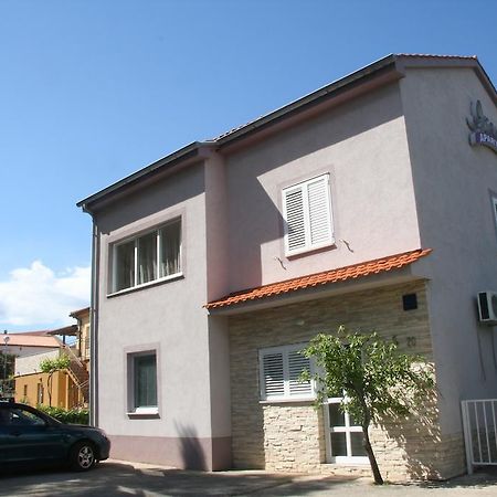 Apartments Irena Krk คิร์ก ภายนอก รูปภาพ