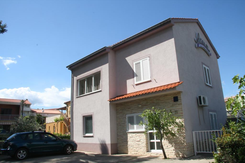 Apartments Irena Krk คิร์ก ภายนอก รูปภาพ
