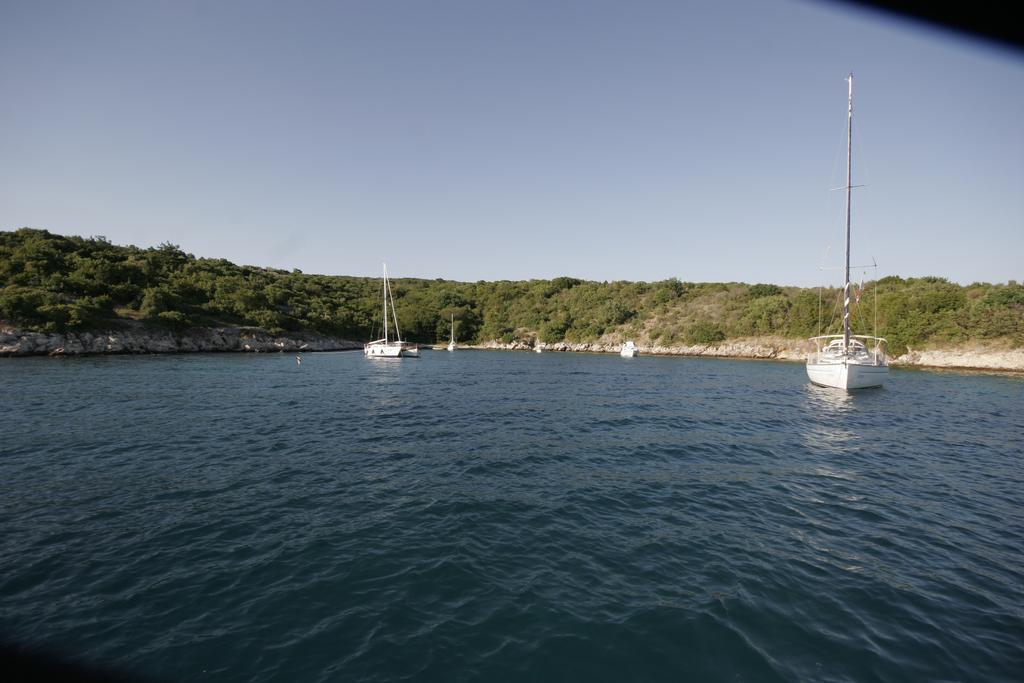 Apartments Irena Krk คิร์ก ภายนอก รูปภาพ