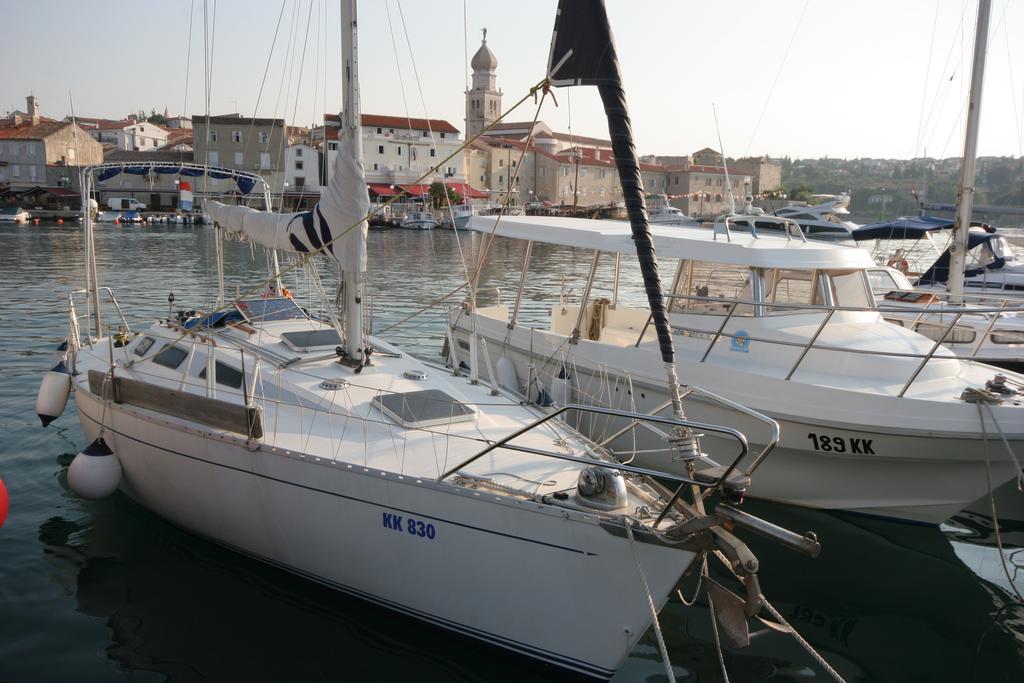 Apartments Irena Krk คิร์ก ภายนอก รูปภาพ