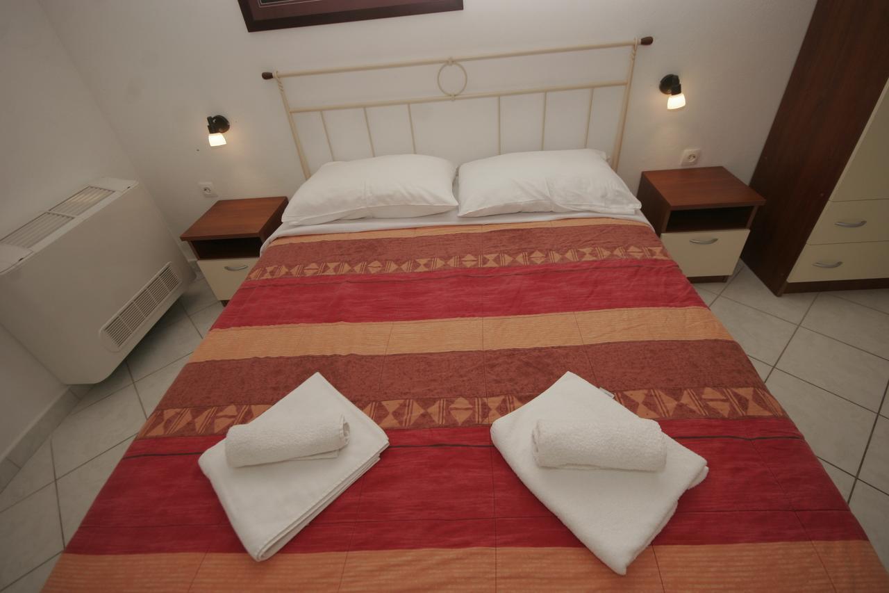 Apartments Irena Krk คิร์ก ภายนอก รูปภาพ